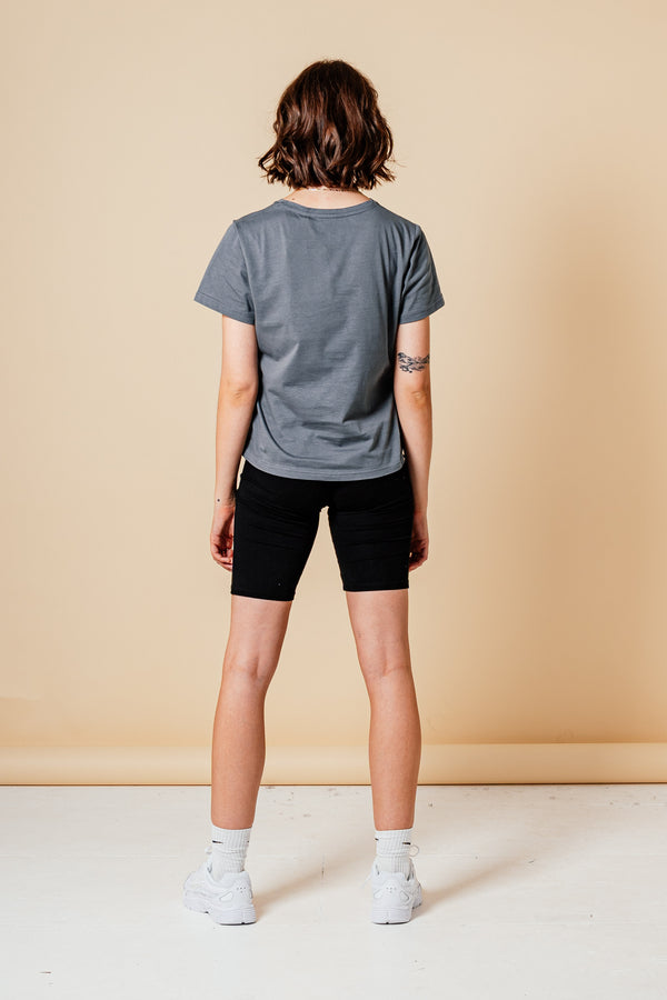 SIGNATURE T-SHIRT (W) - DARK GREY
